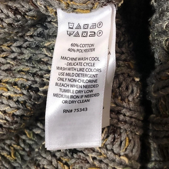 ASPEN Seed Moss Stitch Knit Wooden Flower Accent Button Down Cardigan Sweater - Picture 7 of 8